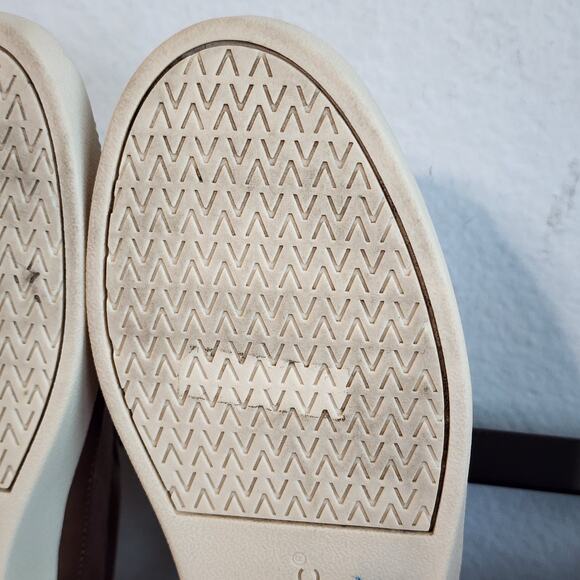 Vionic Women's Sneakers in Brown and Cream - Picture 7 of 9